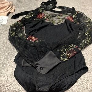 Thistle and Spire Blouse Bodysuit size M